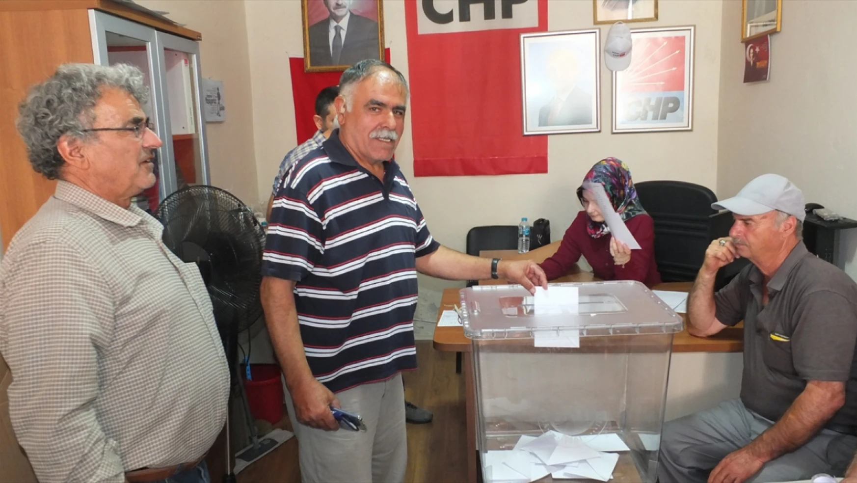 CHP Keban ilçe başkanlığına yeniden Ozan Robü Özdemir seçildi