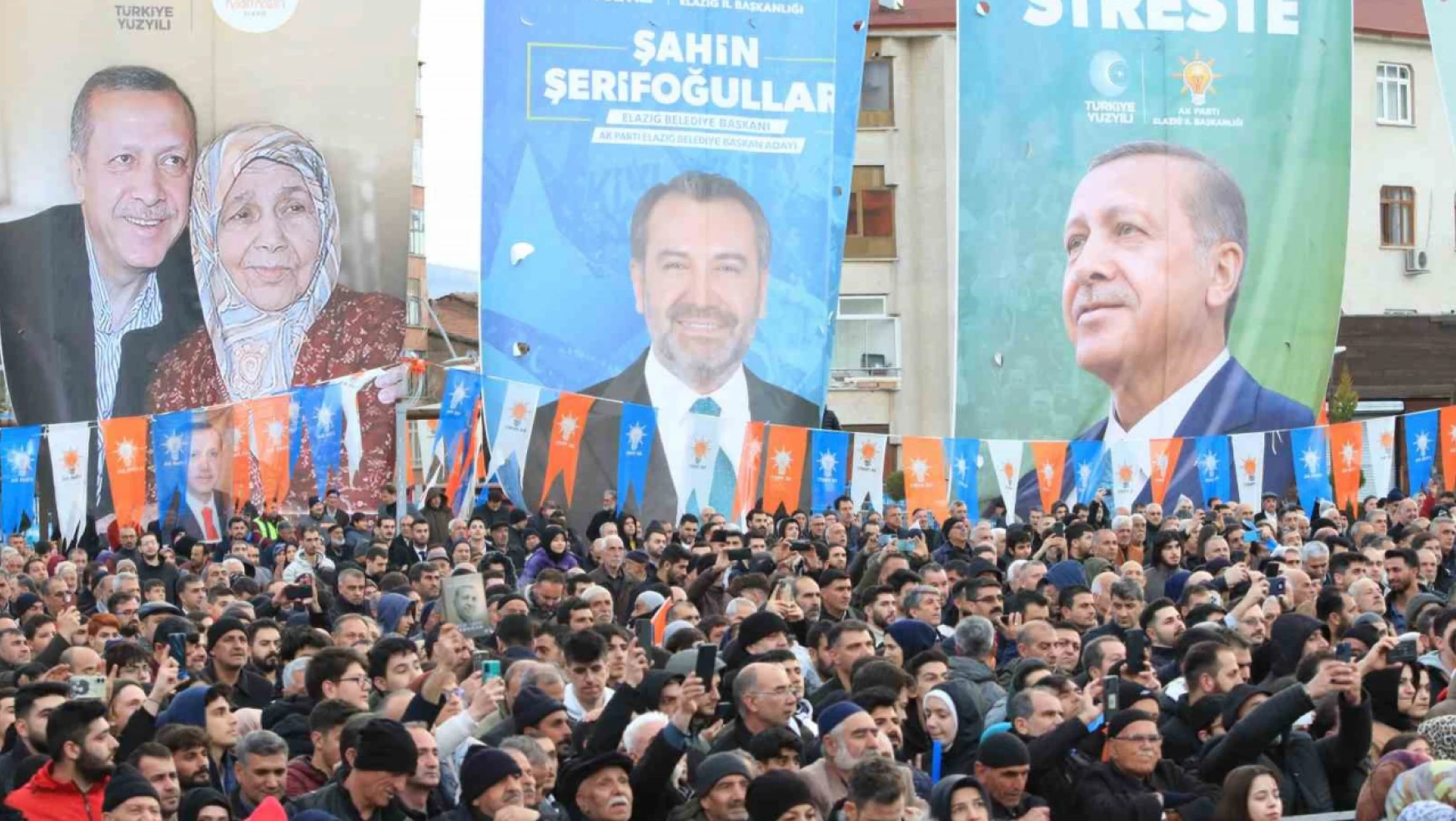 Cumhurbaşkanı Erdoğan: 'Bir dönem teröristlerin cirit attığı yerlerde bugün turistler korkusuzca geziyor'
