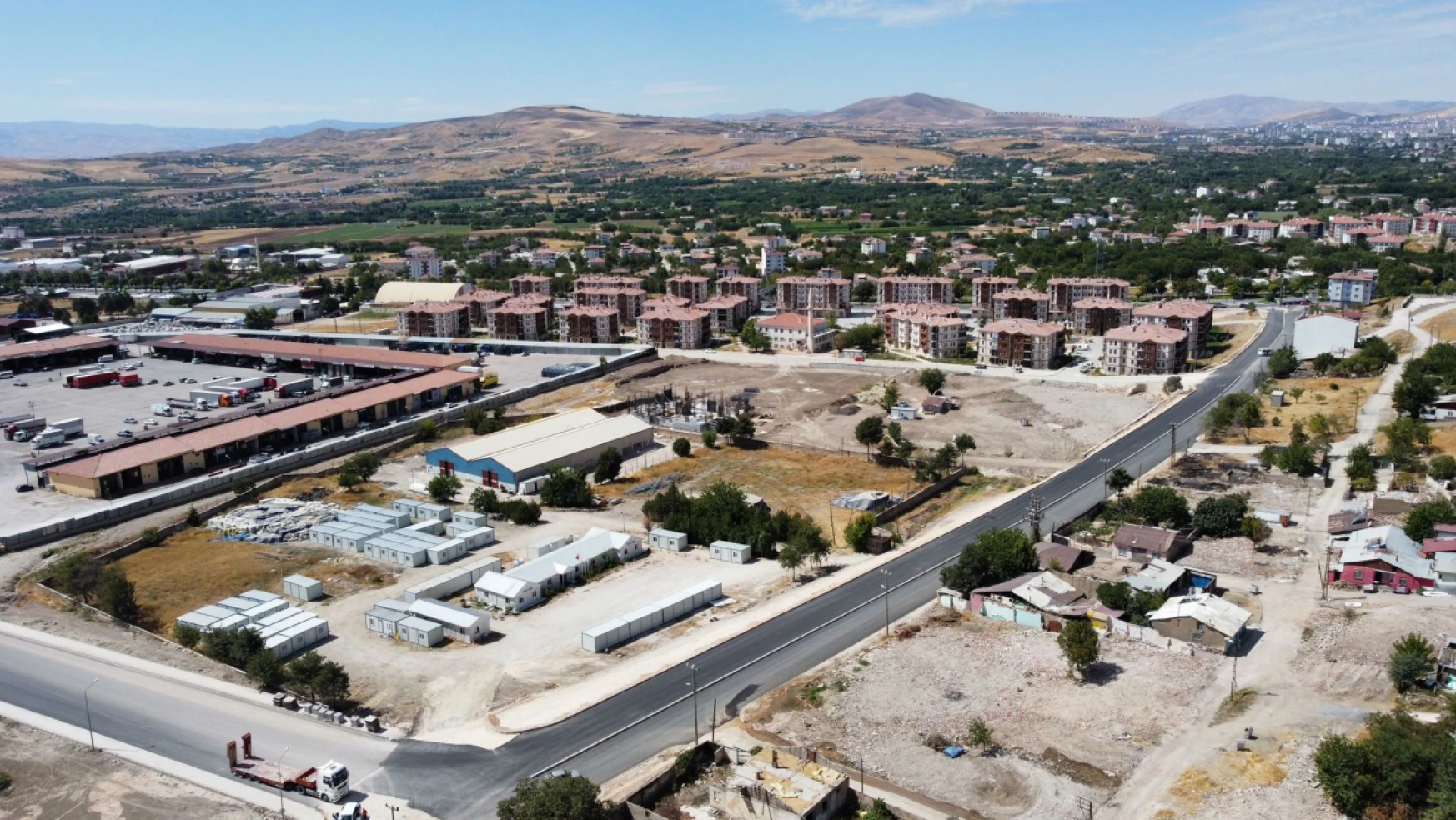 Elazığ belediyesi, Beyyurdu yoluna sıfır asfalt serimi gerçekleştirdi