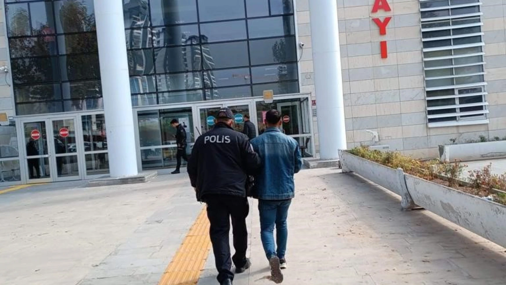 Elazığ'da 21 yıl kesinleşmiş hapis cezası bulunan şahıs yakalandı