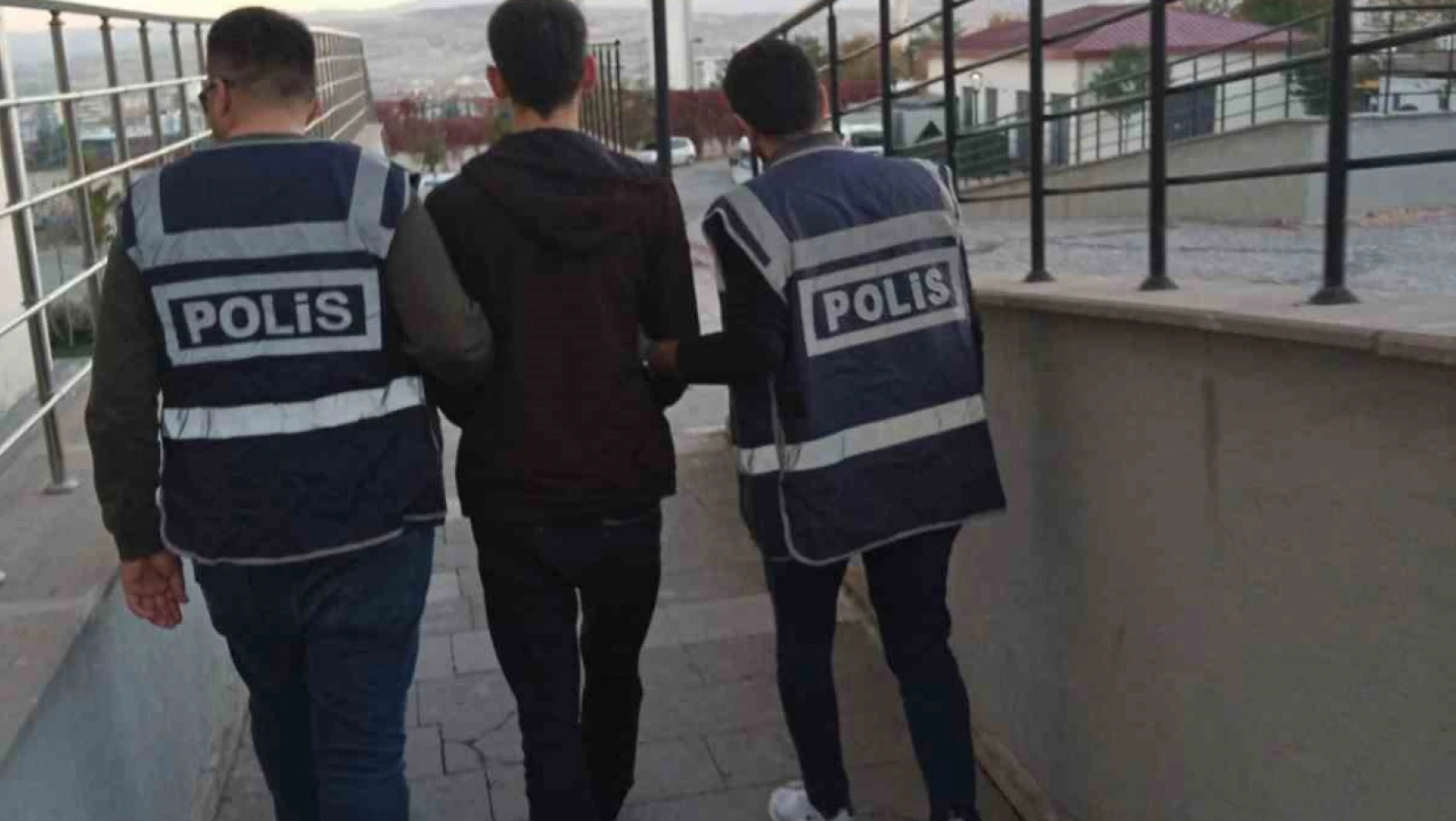 Elazığ'da 30 yıl kesinleşmiş hapis cezası bulunan şahıs yakalandı