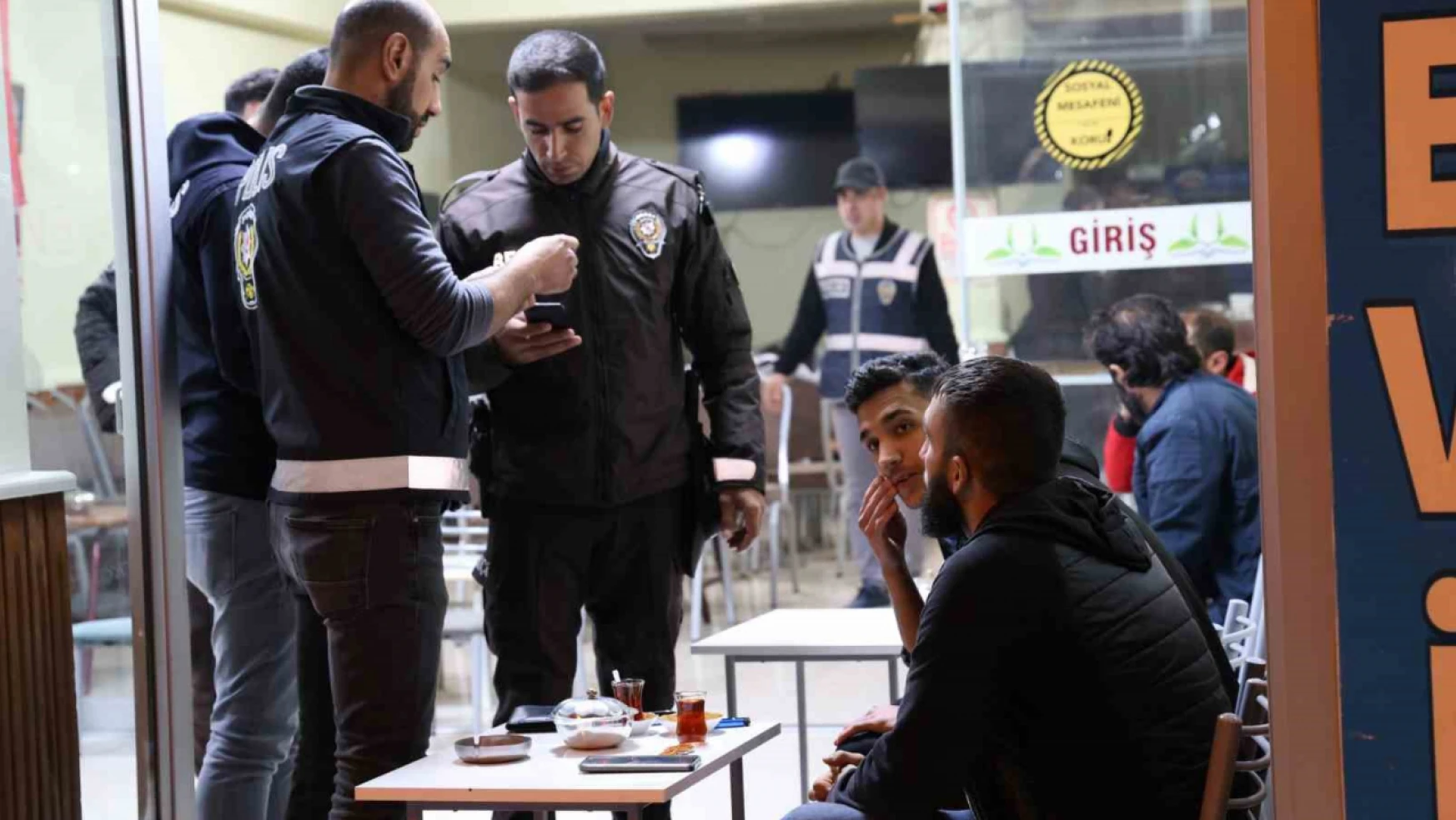 Elazığ'da 313 polisin katılımıyla asayiş uygulaması