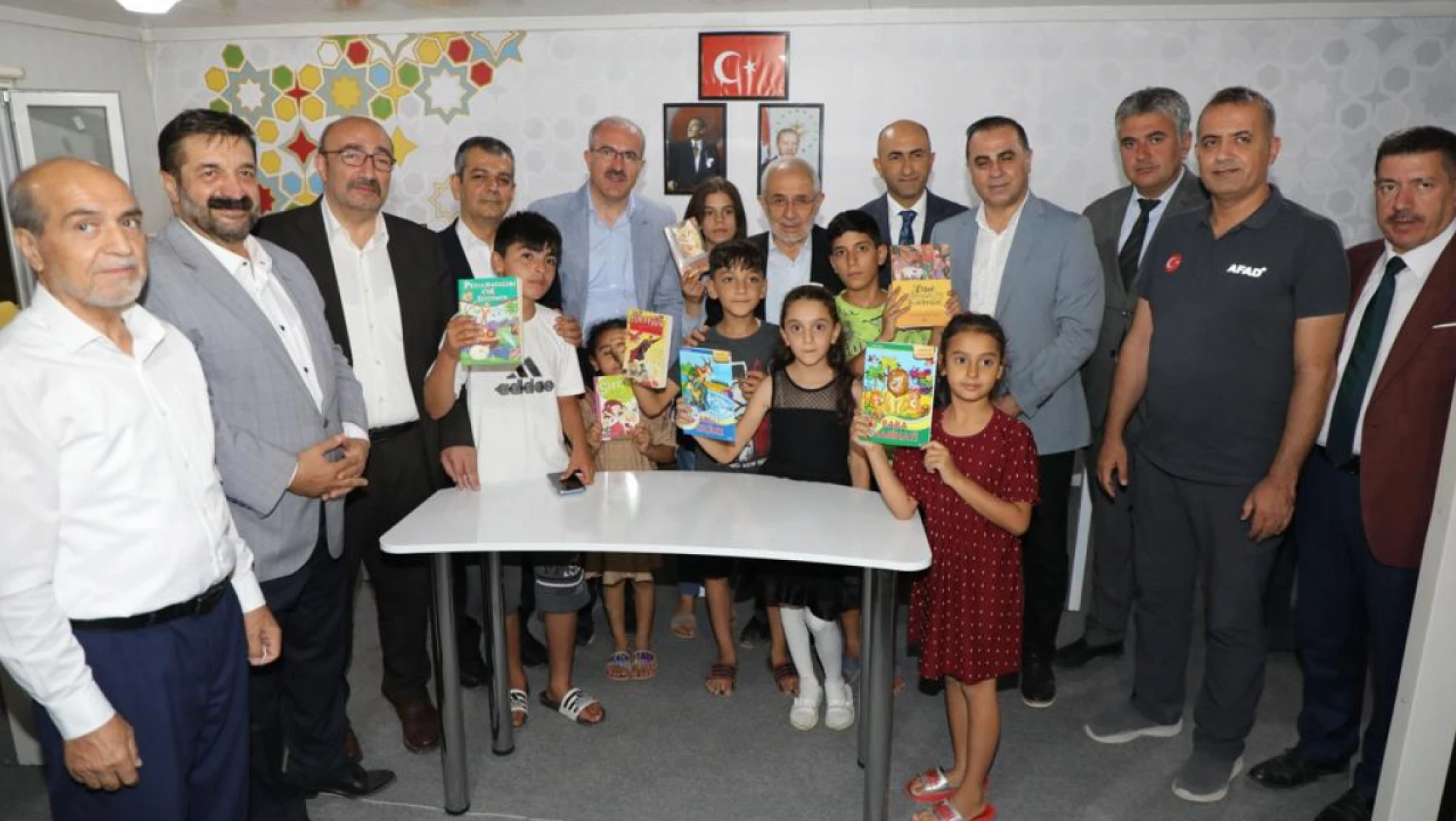 Elazığ'da 'Bir kitap da benden' kampanyası