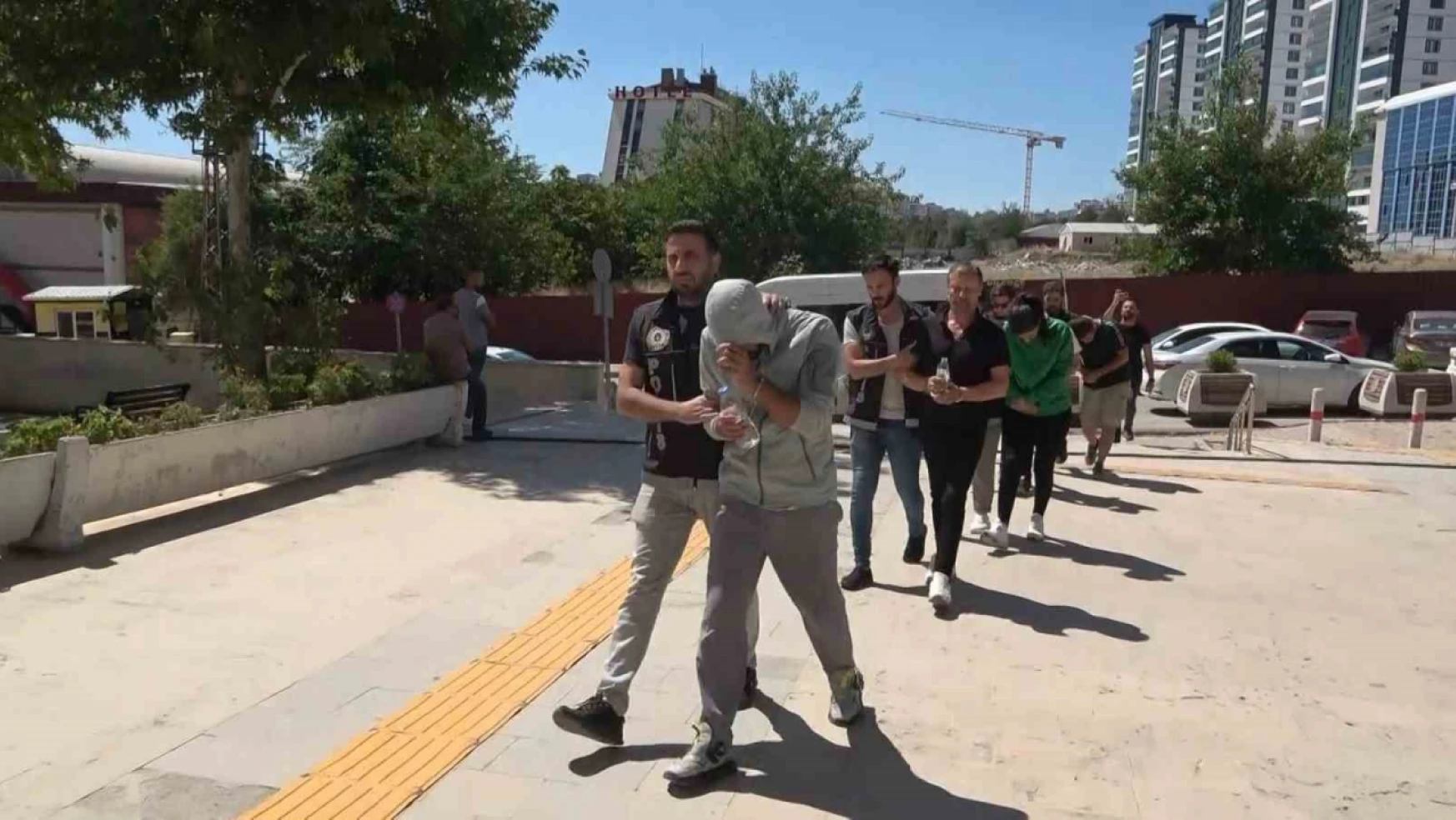Elazığ'da ki uyuşturucu operasyonunda 5 tutuklama
