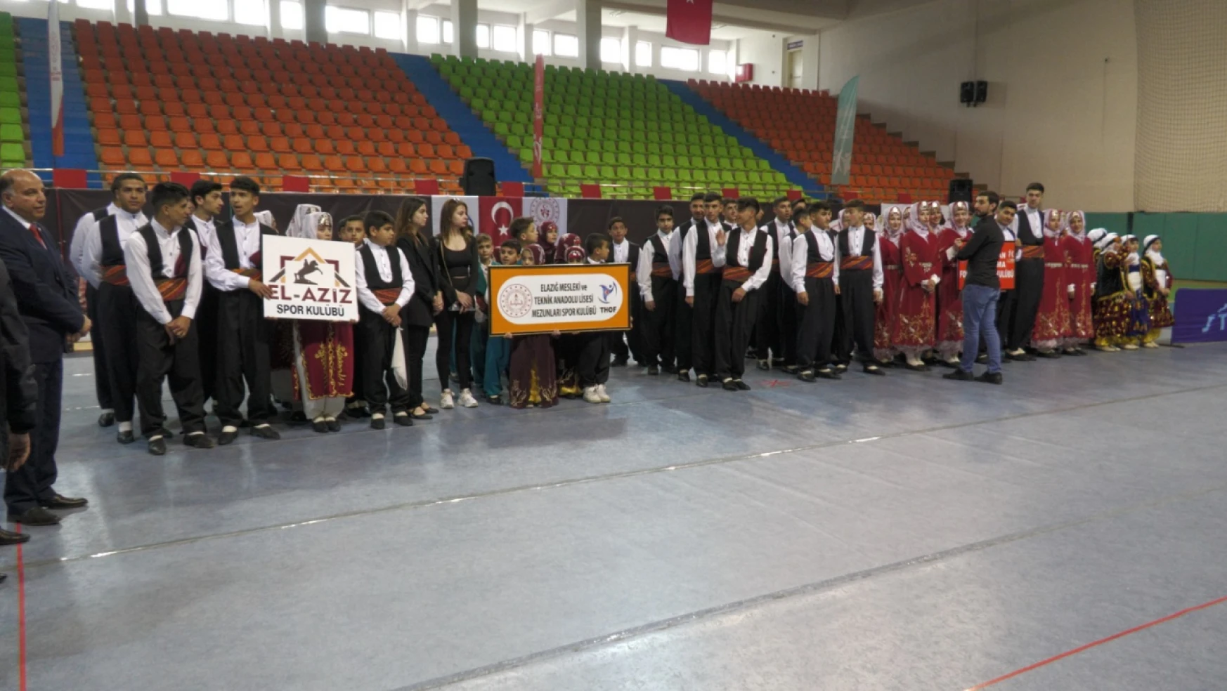 Elazığ'da kulüpler arası il içi halk oyunları yarışması düzenlendi