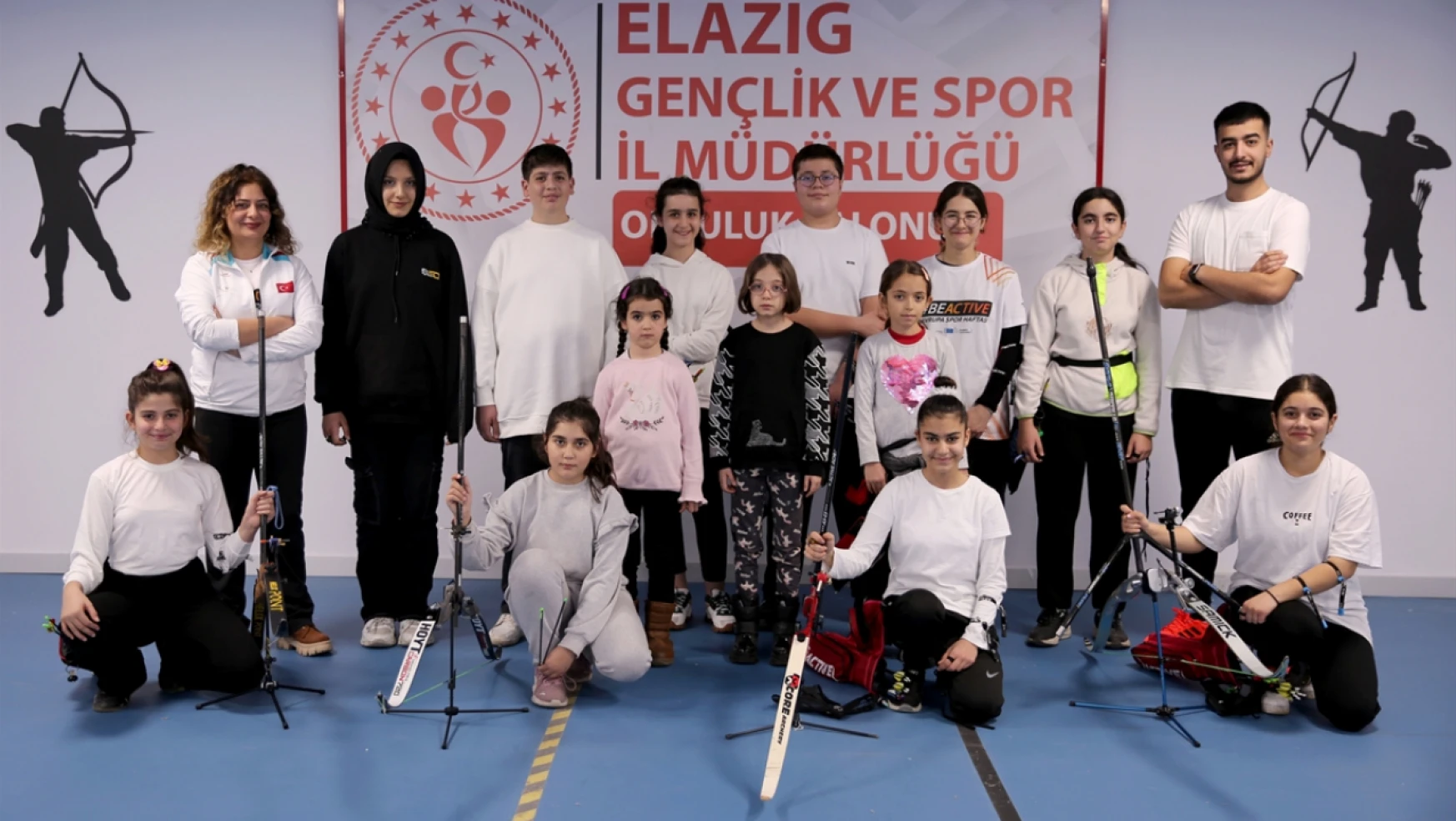 Elazığ'da sporcular Mete Gazoz gibi şampiyon olmanın hedefiyle yay çekiyor