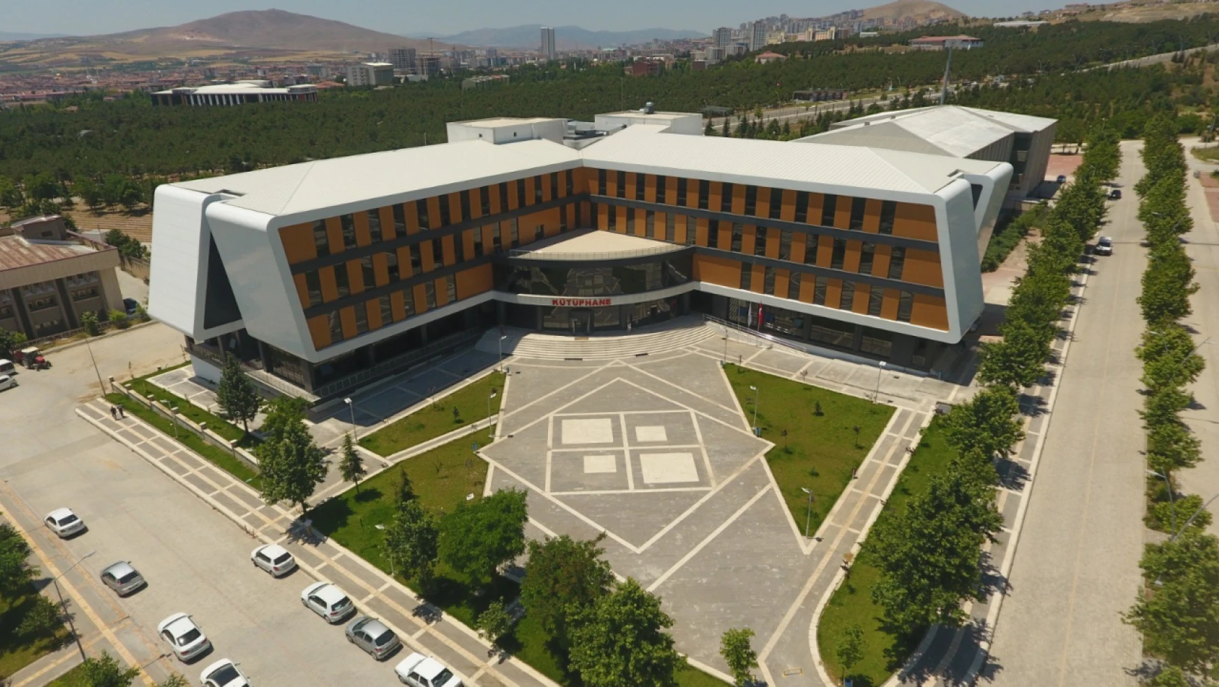 Fırat Üniversitesi dünyada 601-800 aralığında yer aldı