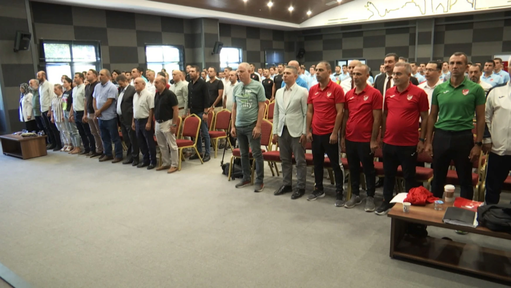 Futbol hakemleri Elazığ'da buluştu