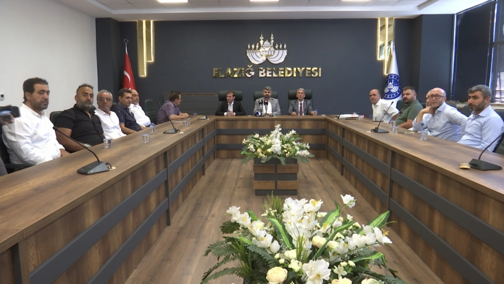 HÜDA PAR Mersin milletvekili Dinç, Elazığ'da STK temsilcileri ile bir araya geldi
