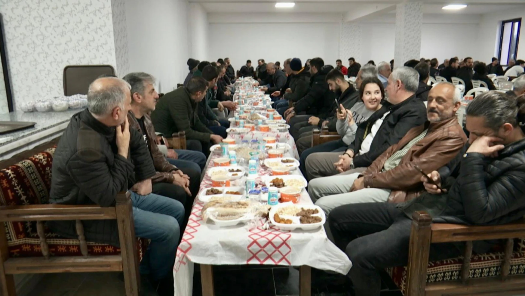 İş İnsanı Veysel Demirci tarafından iftar programı düzenlendi