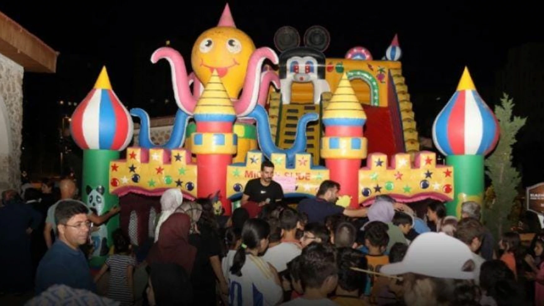 Kent-Köy yaşam alanı'nda yapılan etkinliklerde yüzlerce çocuk, eğlenceye doydu