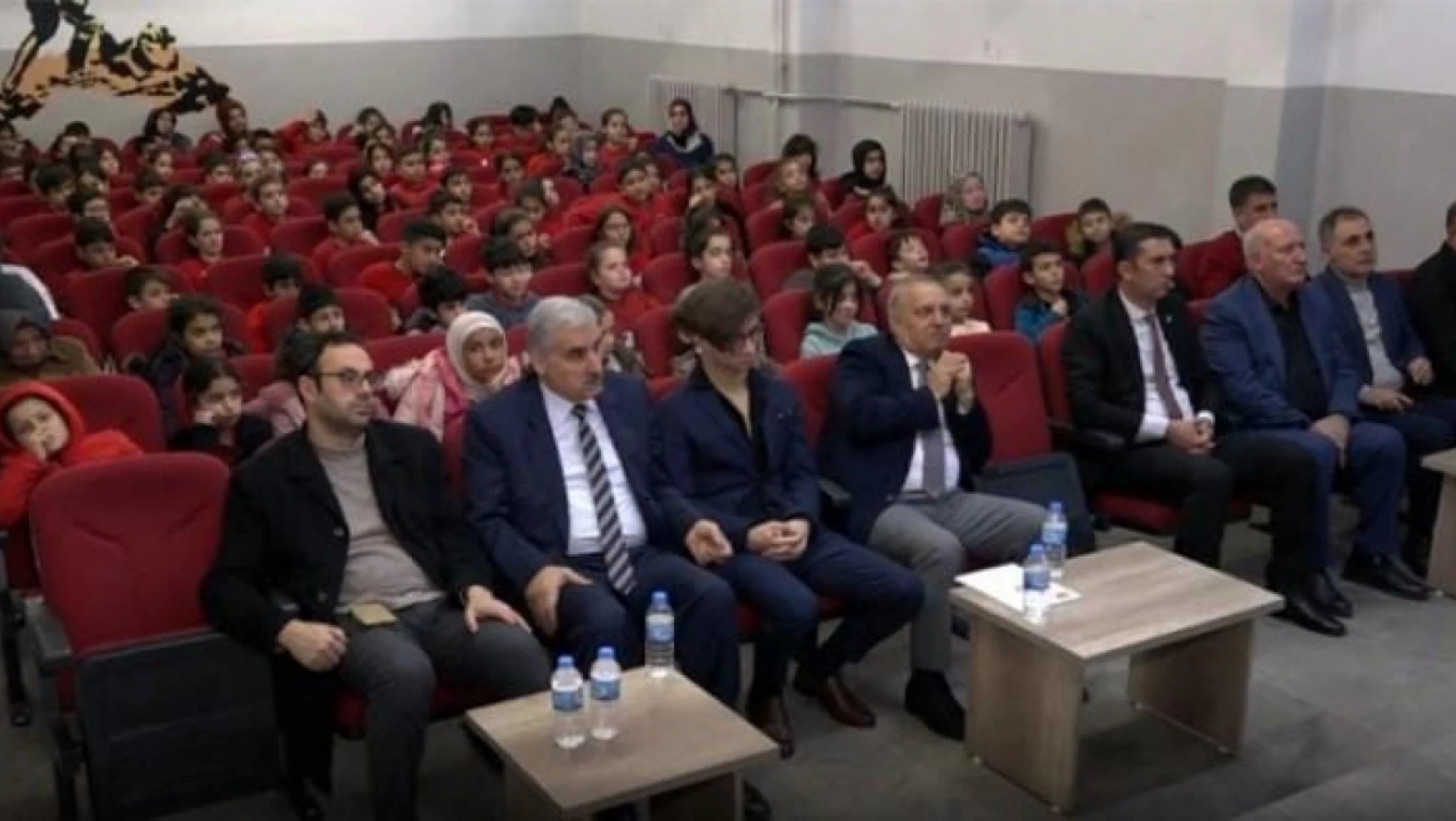 Kıbrıs şehitleri ilkokulunda 'tecrübe paylaşımı' programı yapıldı