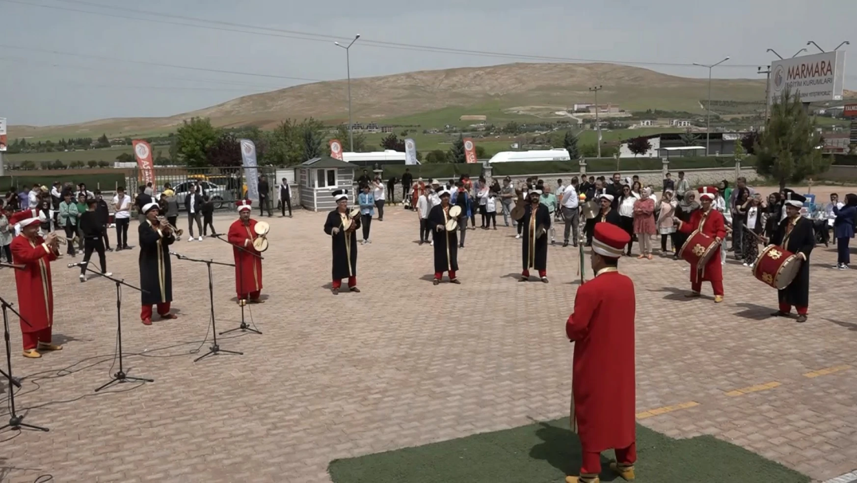 Marmara FEST Teknoloji Şenliği Ve Mezuniyet Töreni Düzenlendi