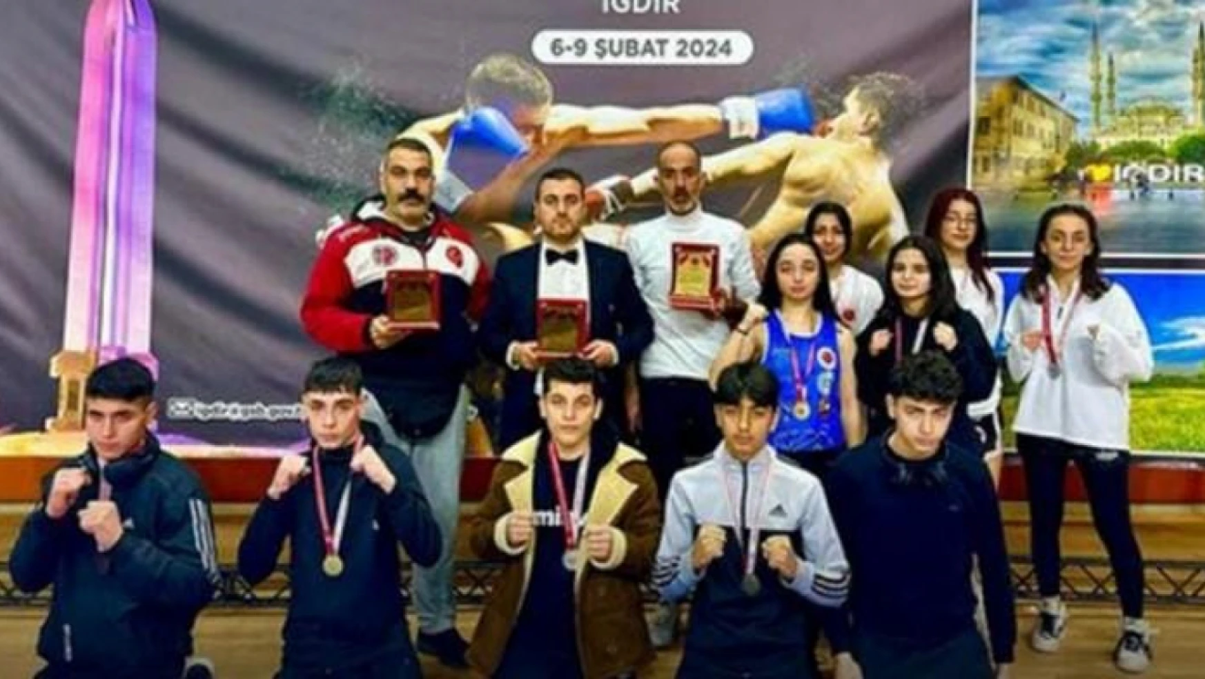 Muay Thai bölge şampiyonasında Elazığ'a 11 madalya