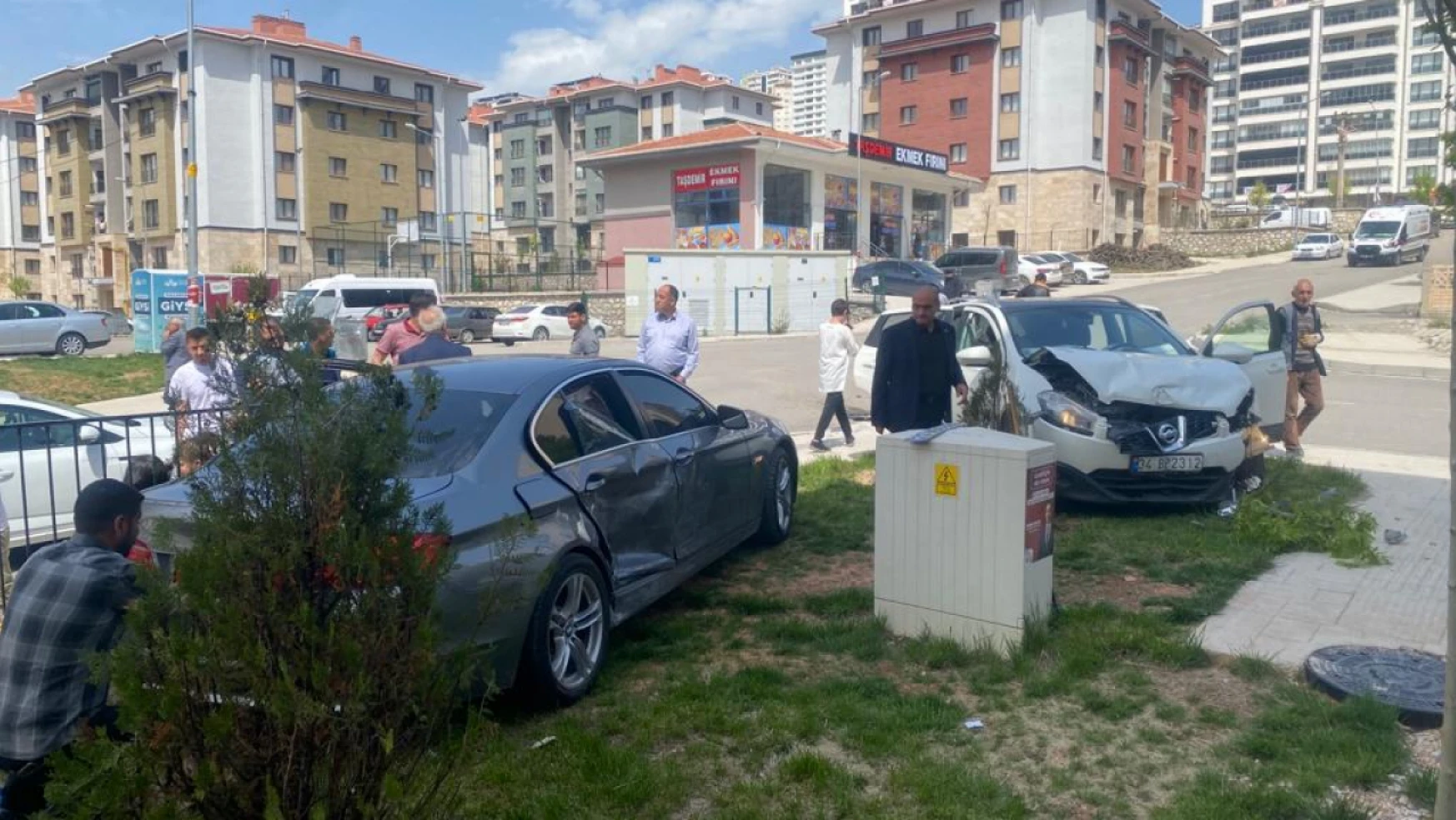 Mhp Elazığ Milletvekili Adayı Semih Işıkver Trafik kazası geçirdi