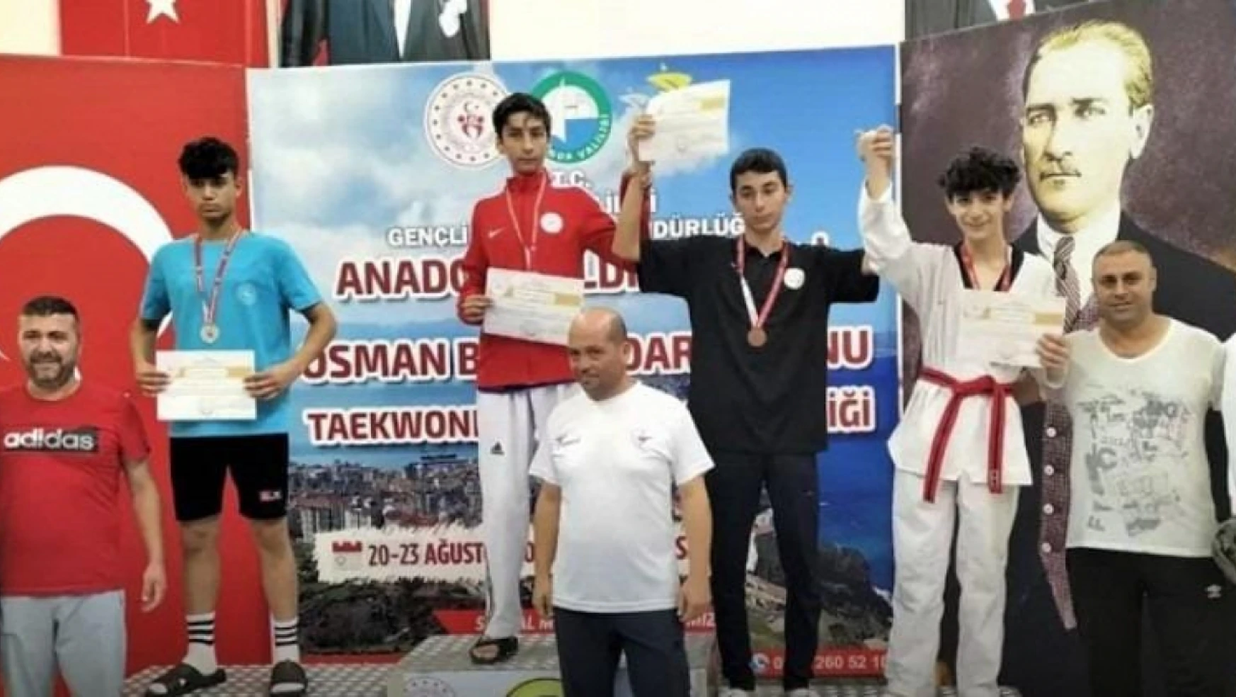 Taekwondo Türkiye şampiyonası'nda Elazığ rüzgarı