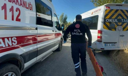 Elazığ'da otomobil ile öğrenci servisi çarpıştı: 2'si ağır 4 yaralı