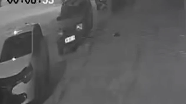 8 kişinin yaralandığı silahlı saldırı anı güvenlik kameralarına yansıdı