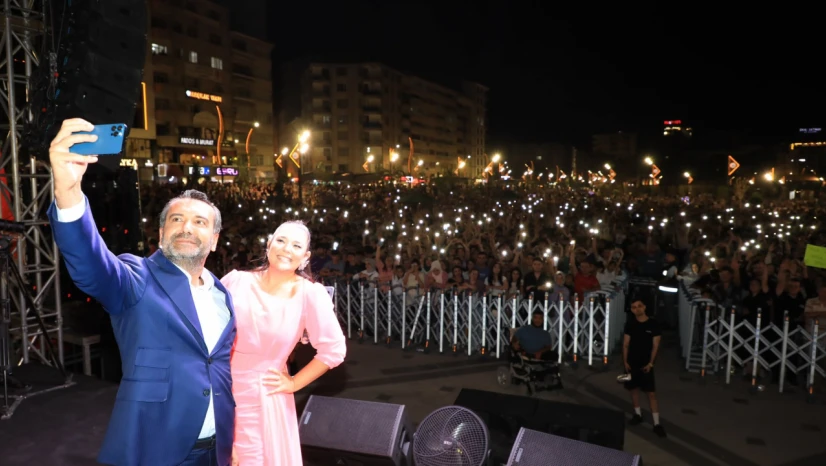 Tuğçe Kandemir, Yaz Şenlikleri'nde Elazığlılarla buluştu